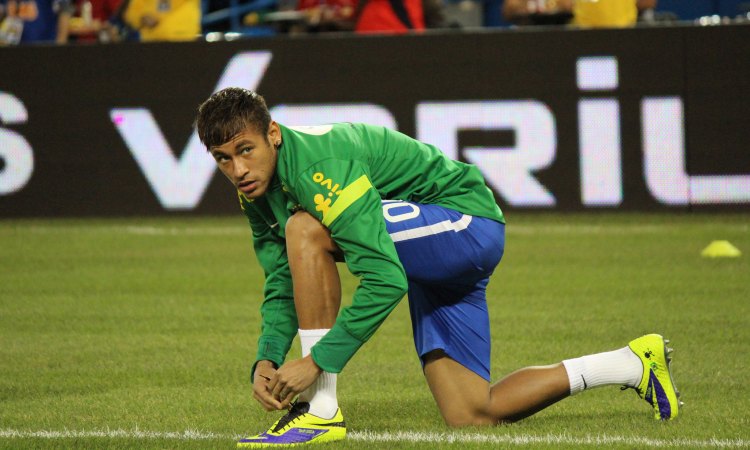 Neymar on the field in 2014