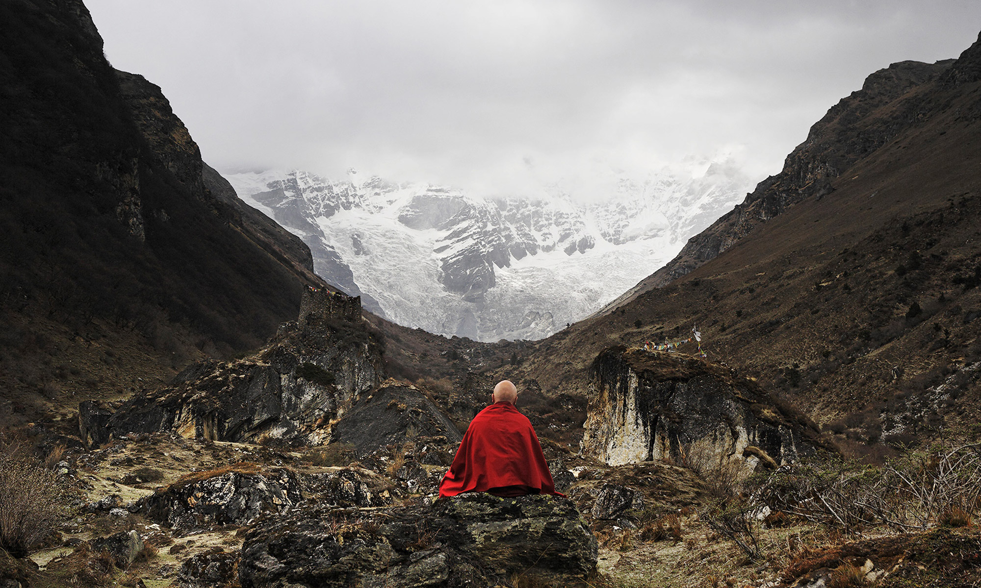 Тибетские горловые монахи. Гималаи монахи. Буддисты в Гималаях. Бардо Тибет. Гора монах.