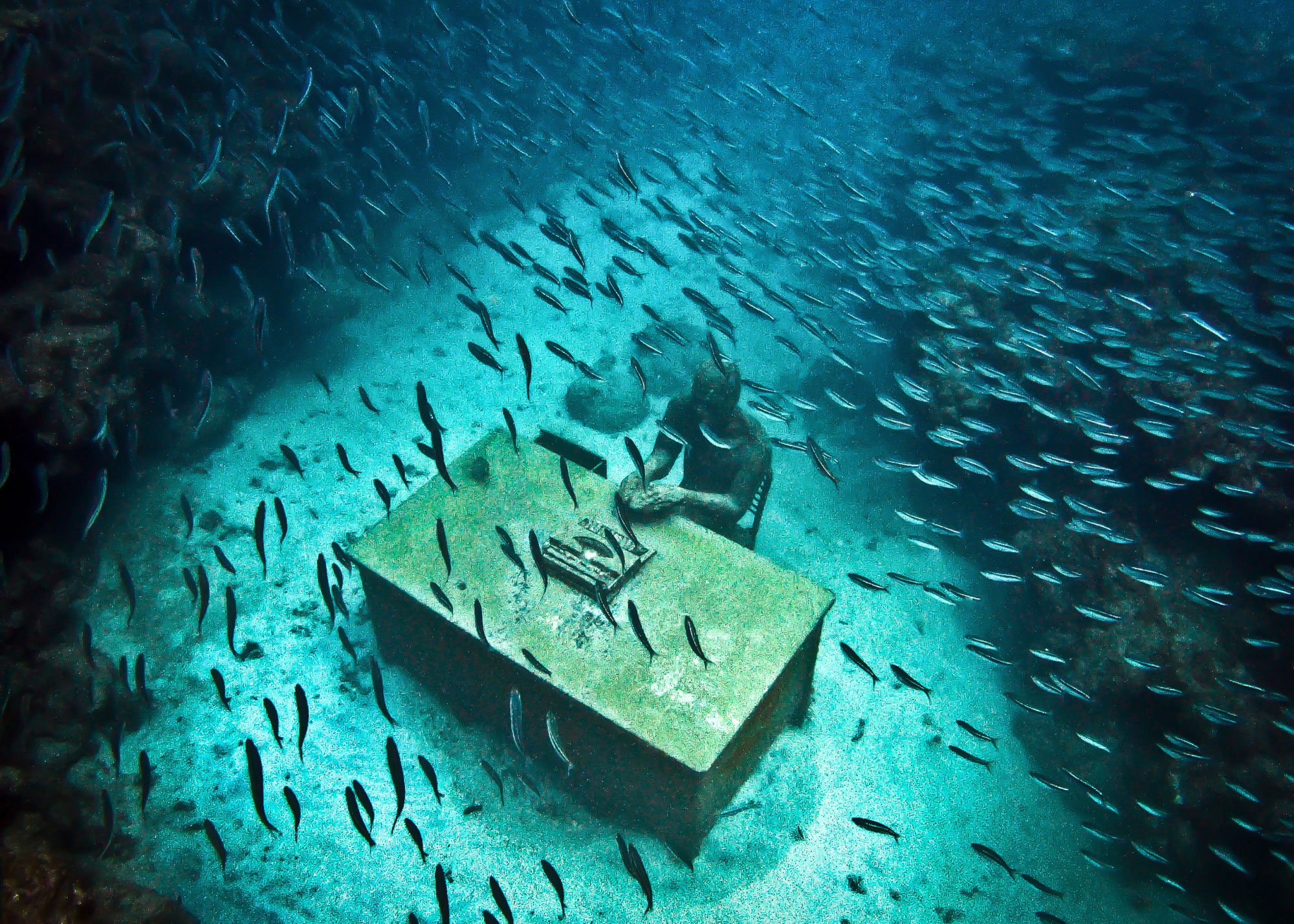 underwater sculpture – Repeating Islands