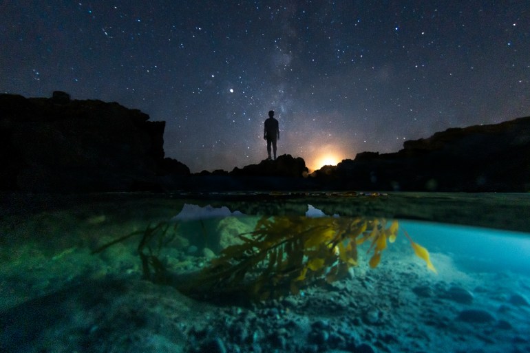 Gallery: 11 otherworldly photos of land, sea and sky at night